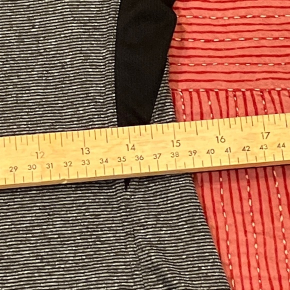 Layer 8 women’s size medium fitness exercise shirt Heather gray - Picture 7 of 13